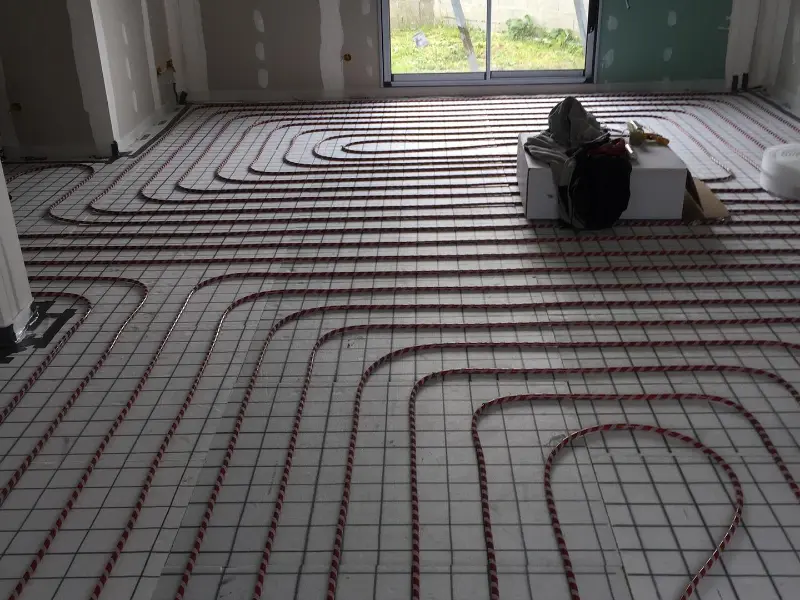 Pose d'un plancher chauffant hydraulique par Precy Plomberie dans l'Oise